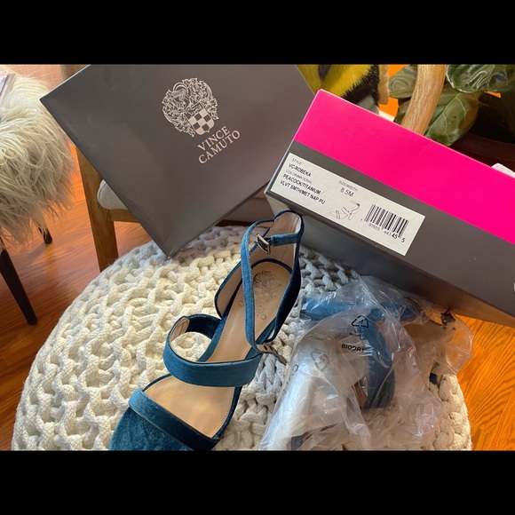 Shoes - Picture 2 of 5